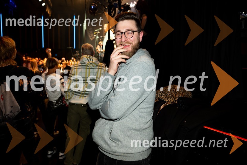  Gašper Bergant, stand up komikIzštekanih 10, poklon Vladu Kreslinu