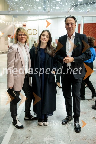  Manca Majeršič Sevšek, dramaturginja;  Ava Čizmić;  Tomislav Čizmić, predsednik poslovodstva družbe, Telemach Slovenija d.o.o.Madžarski narodni filharmonični orkester na odru Cankarjevega doma