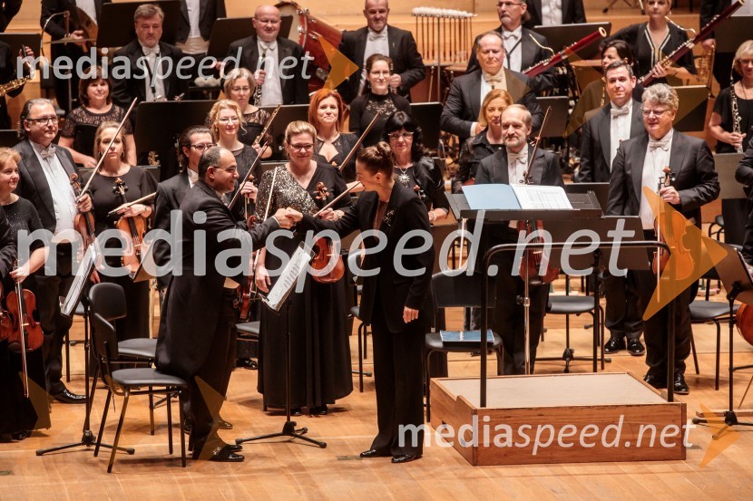  ... ;  Alevtina Ioffe, dirigentkaMadžarski narodni filharmonični orkester na odru Cankarjevega doma