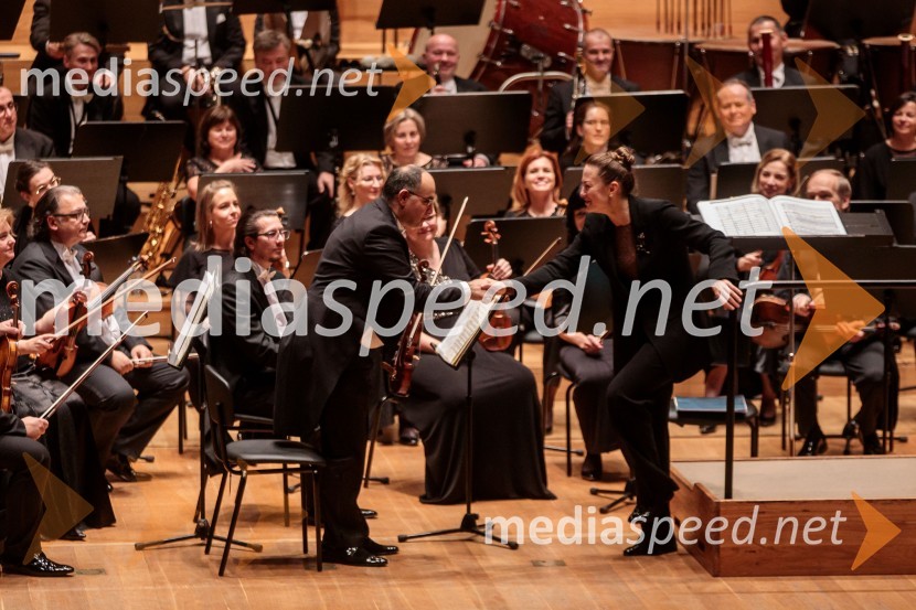  ... ;  Alevtina Ioffe, dirigentkaMadžarski narodni filharmonični orkester na odru Cankarjevega doma