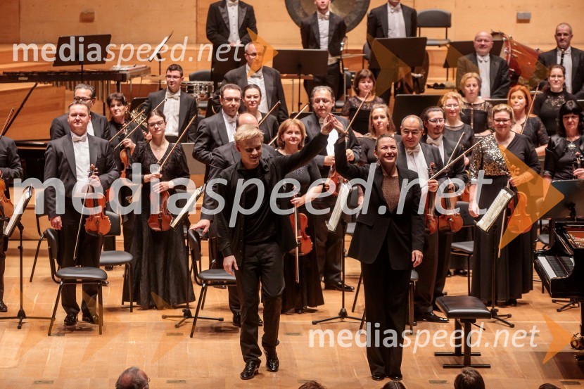  Alexander Malofeev, solist, klavir;  Alevtina Ioffe, dirigentkaMadžarski narodni filharmonični orkester na odru Cankarjevega doma