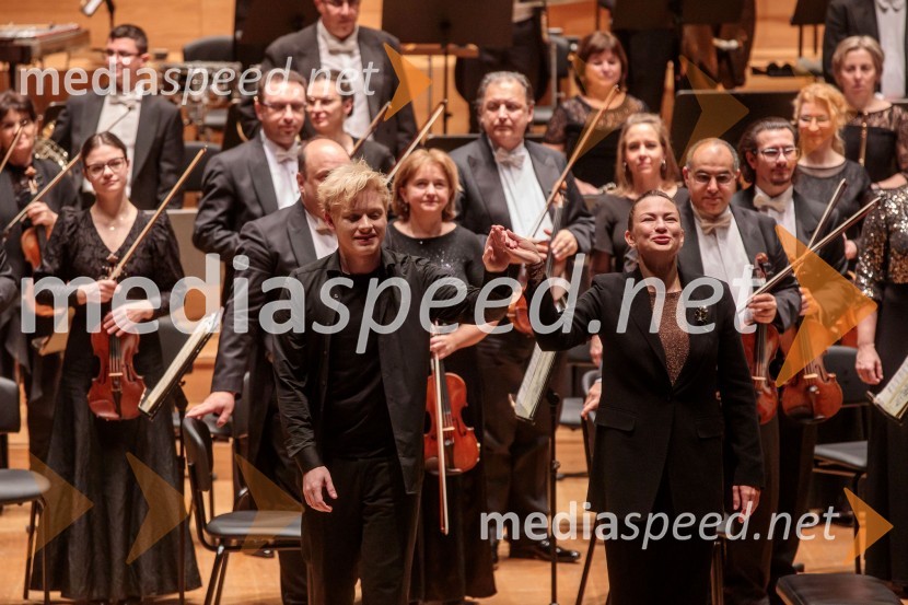  Alexander Malofeev, solist, klavir;  Alevtina Ioffe, dirigentkaMadžarski narodni filharmonični orkester na odru Cankarjevega doma