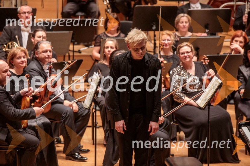  Alexander Malofeev, solist, klavirMadžarski narodni filharmonični orkester na odru Cankarjevega doma