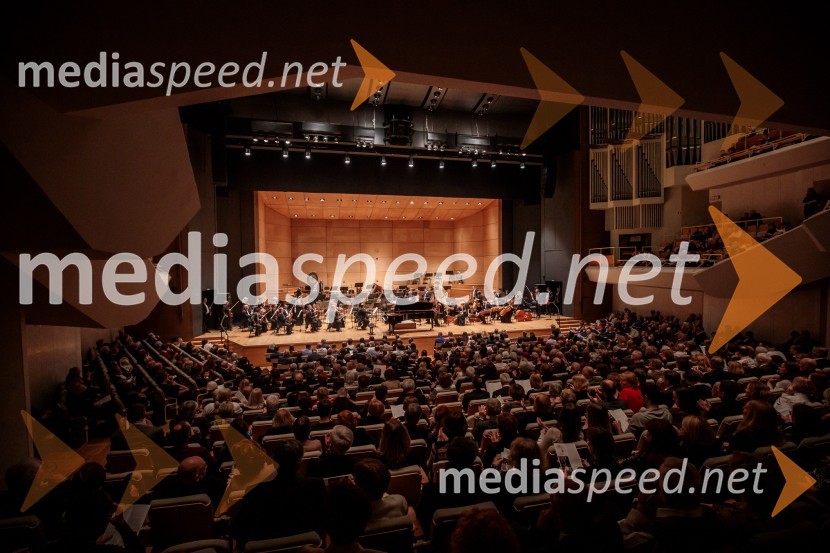 Madžarski narodni filharmonični orkester na odru Cankarjevega doma