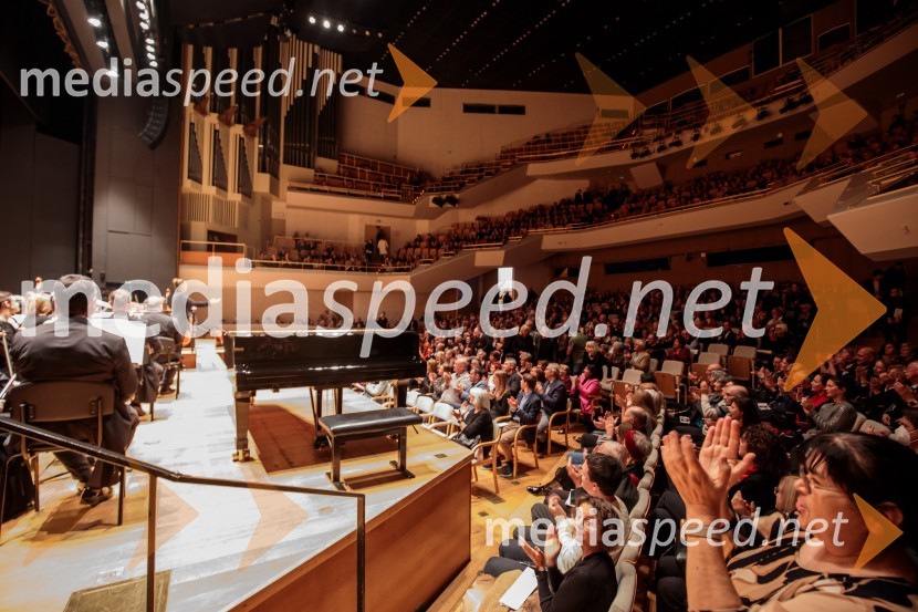 Madžarski narodni filharmonični orkester na odru Cankarjevega doma