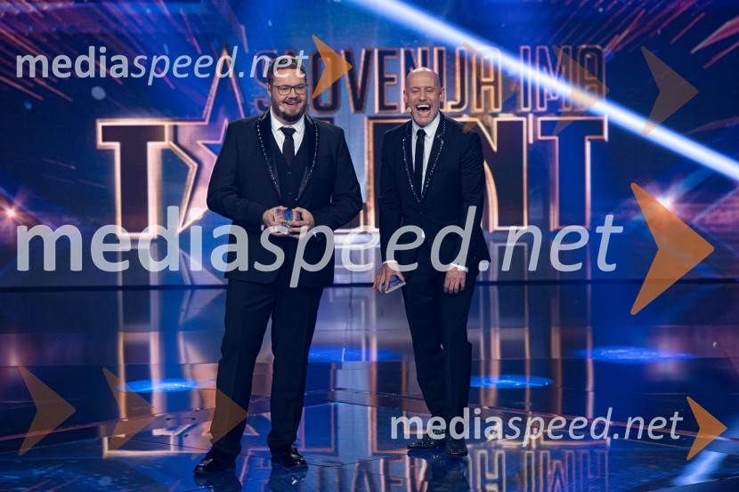  Sašo Stare, stand up komik, voditelj;  Peter Poles, televizijski voditeljSlovenija ima talent 2023, peta polfinalna oddaja