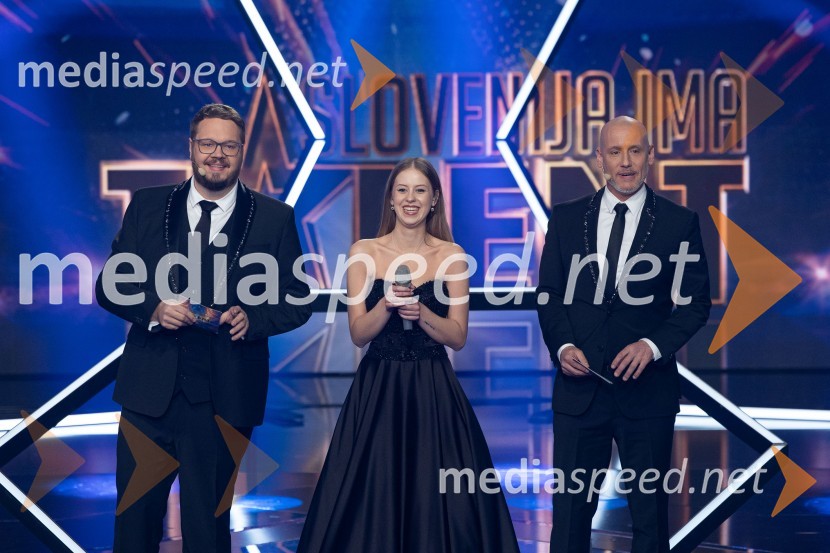  Sašo Stare, stand up komik, voditelj;  Nuša Bezjak, pevka;  Peter Poles, televizijski voditeljSlovenija ima talent 2023, peta polfinalna oddaja