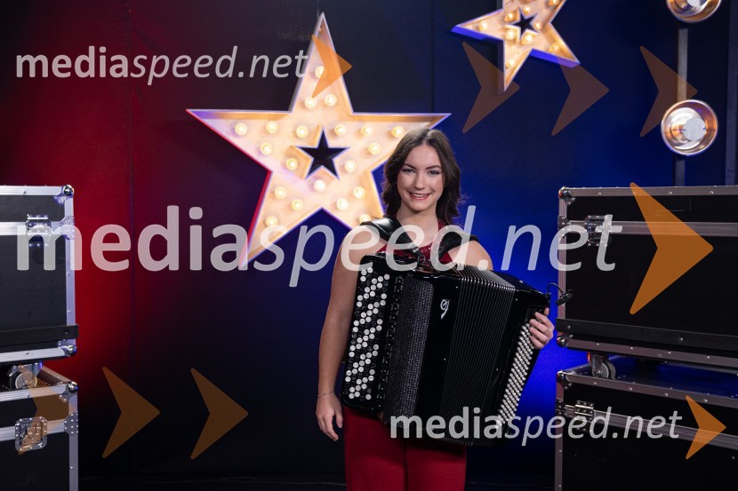  Špela Šemrl, harmonikaricaSlovenija ima talent 2023, peta polfinalna oddaja