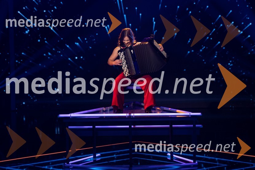  Špela Šemrl, harmonikaricaSlovenija ima talent 2023, peta polfinalna oddaja