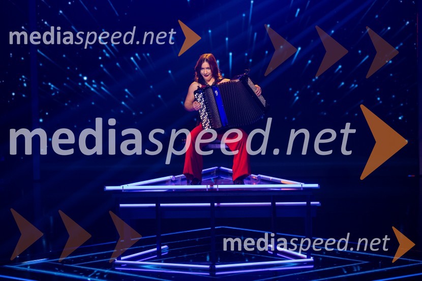  Špela Šemrl, harmonikaricaSlovenija ima talent 2023, peta polfinalna oddaja