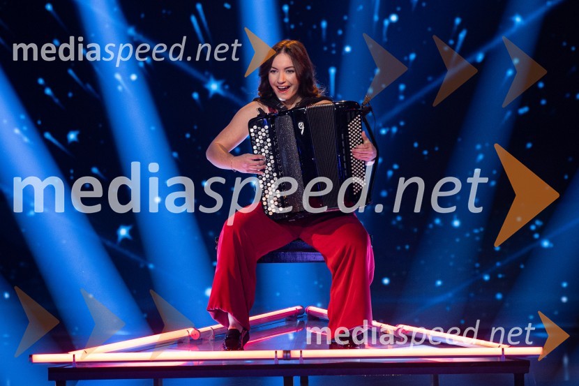  Špela Šemrl, harmonikaricaSlovenija ima talent 2023, peta polfinalna oddaja