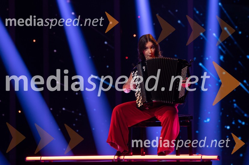  Špela Šemrl, harmonikaricaSlovenija ima talent 2023, peta polfinalna oddaja