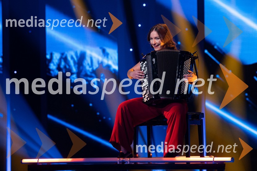  Špela Šemrl, harmonikaricaSlovenija ima talent 2023, peta polfinalna oddaja