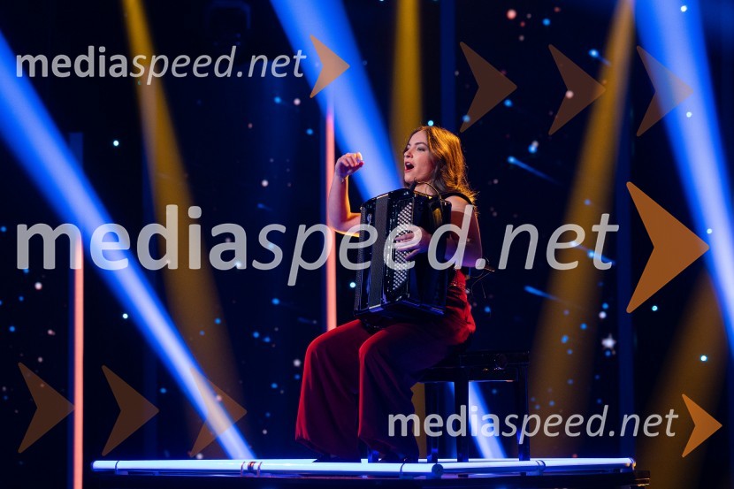  Špela Šemrl, harmonikaricaSlovenija ima talent 2023, peta polfinalna oddaja
