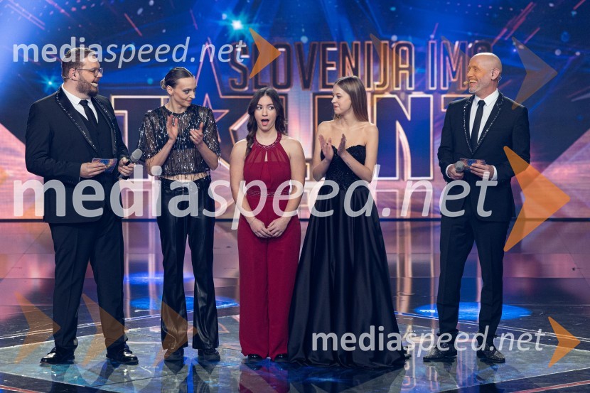  Sašo Stare, stand up komik, voditelj;  Tatjana Gajanović, plesalka;  Špela Šemrl, harmonikarica;  Nuša Bezjak, pevka;  Peter Poles, televizijski voditeljSlovenija ima talent 2023, peta polfinalna oddaja