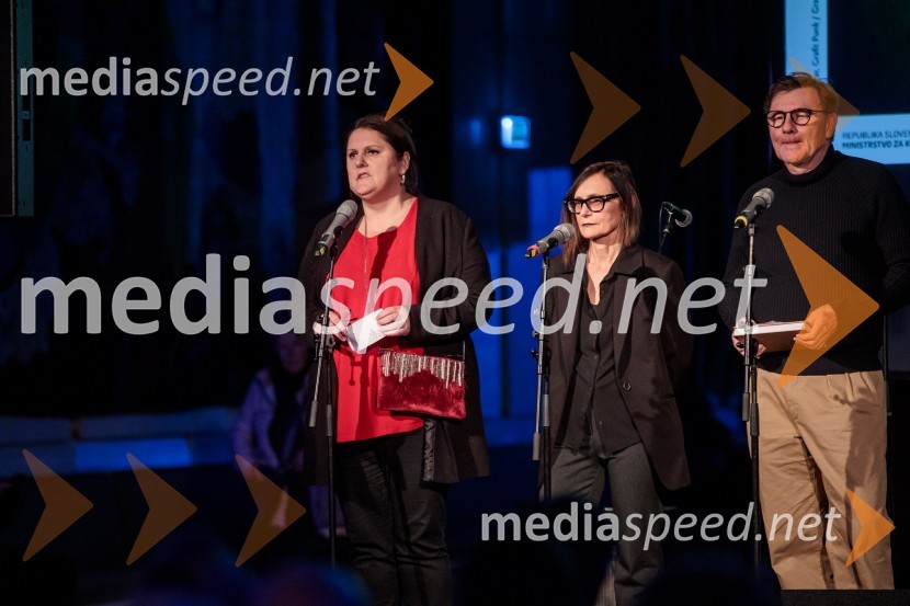  Uršula Cetinski, generalna direktorica, Cankarjev dom; dr. Marina Gržinić, ZRC SAZU; prof. dr. Oto Luthar, znanstveni svetnik in direktor ZRC SAZUOdprtje razstave Slovenski punk in fotografija, Cankarjev dom