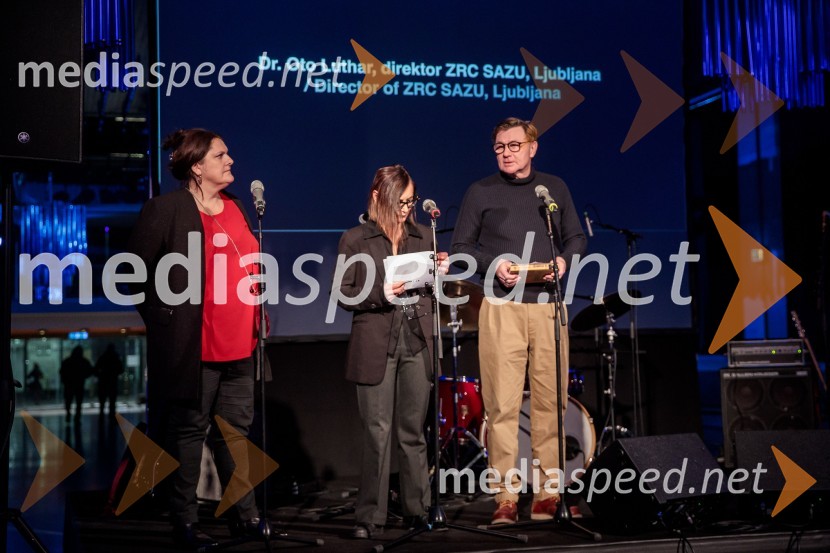  Uršula Cetinski, generalna direktorica, Cankarjev dom; dr. Marina Gržinić, ZRC SAZU; prof. dr. Oto Luthar, znanstveni svetnik in direktor ZRC SAZUOdprtje razstave Slovenski punk in fotografija, Cankarjev dom