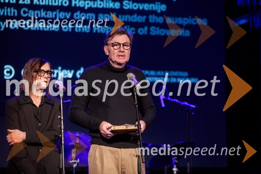 dr. Marina Gržinić, ZRC SAZU; prof. dr. Oto Luthar, znanstveni svetnik in direktor ZRC SAZUOdprtje razstave Slovenski punk in fotografija, Cankarjev dom