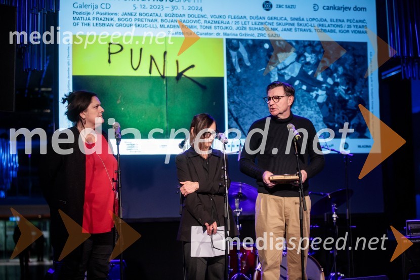  Uršula Cetinski, generalna direktorica, Cankarjev dom; dr. Marina Gržinić, ZRC SAZU; prof. dr. Oto Luthar, znanstveni svetnik in direktor ZRC SAZUOdprtje razstave Slovenski punk in fotografija, Cankarjev dom
