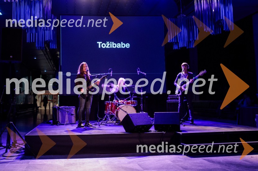  Mojca Krisch;  Lidija Rupnik;  Alenka MarseničOdprtje razstave Slovenski punk in fotografija, Cankarjev dom