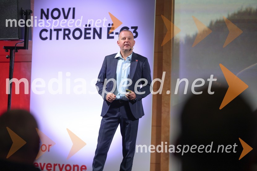  Dejan Debernardi, vodja marketinga, Citroën SlovenijaNov ë-C3, predstavitev