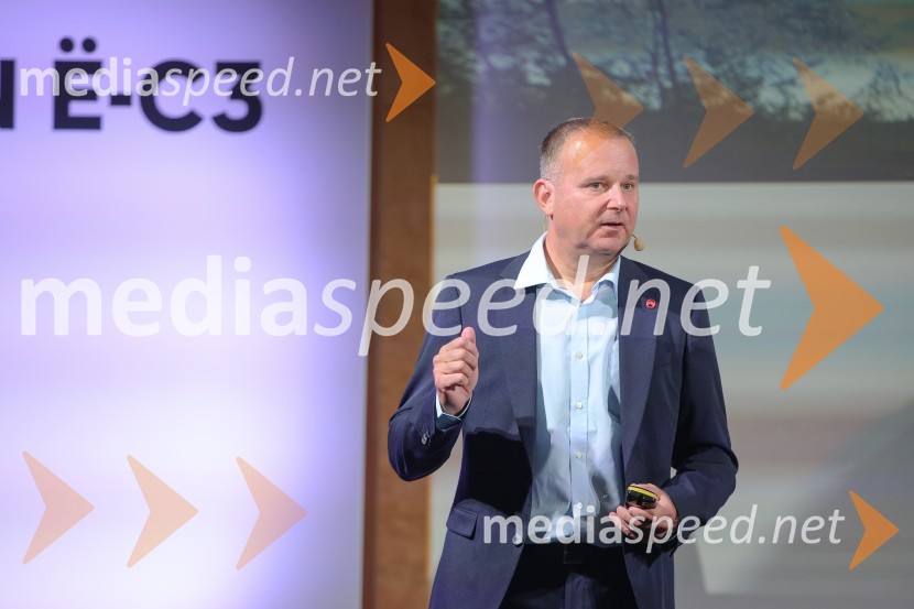  Dejan Debernardi, vodja marketinga, Citroën SlovenijaNov ë-C3, predstavitev