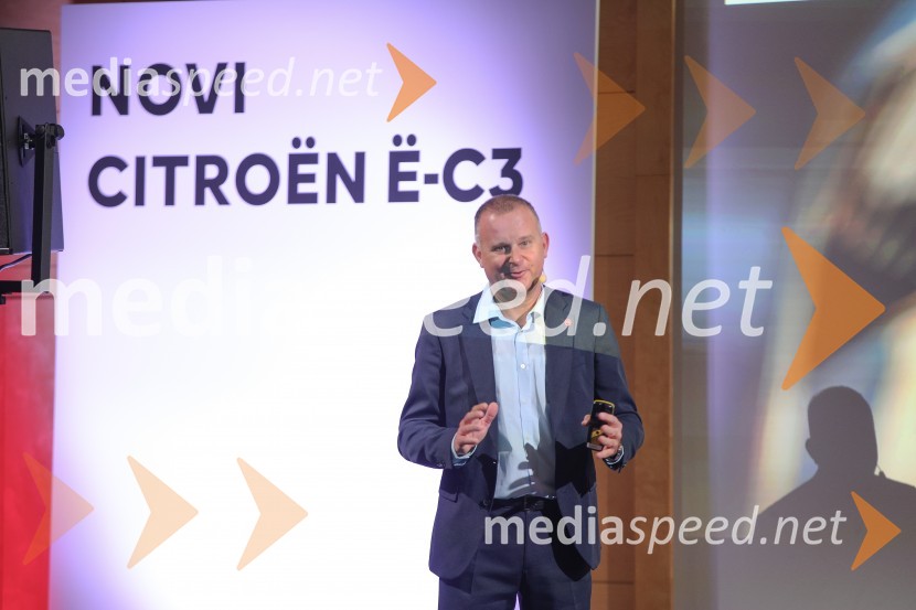  Dejan Debernardi, vodja marketinga, Citroën SlovenijaNov ë-C3, predstavitev