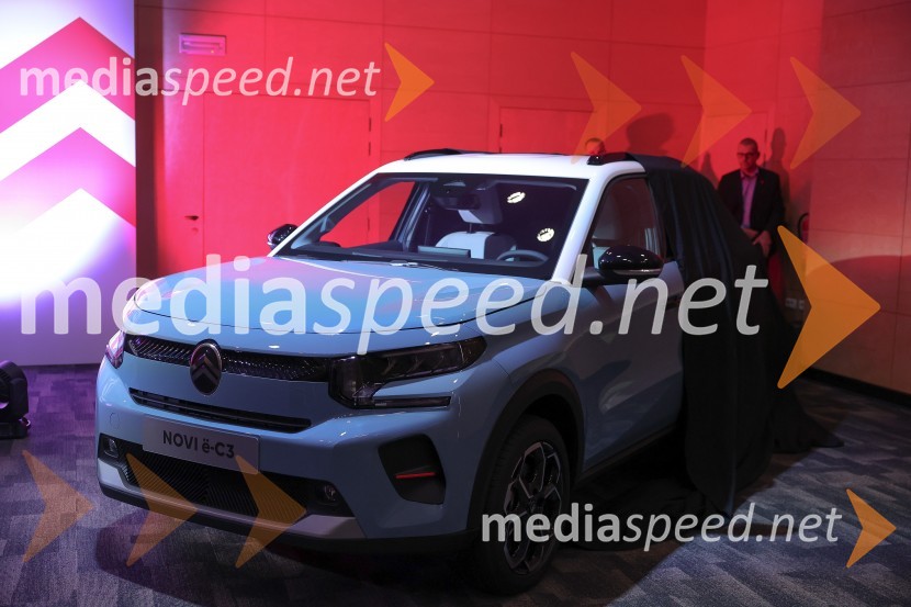Nov ë-C3, predstavitev