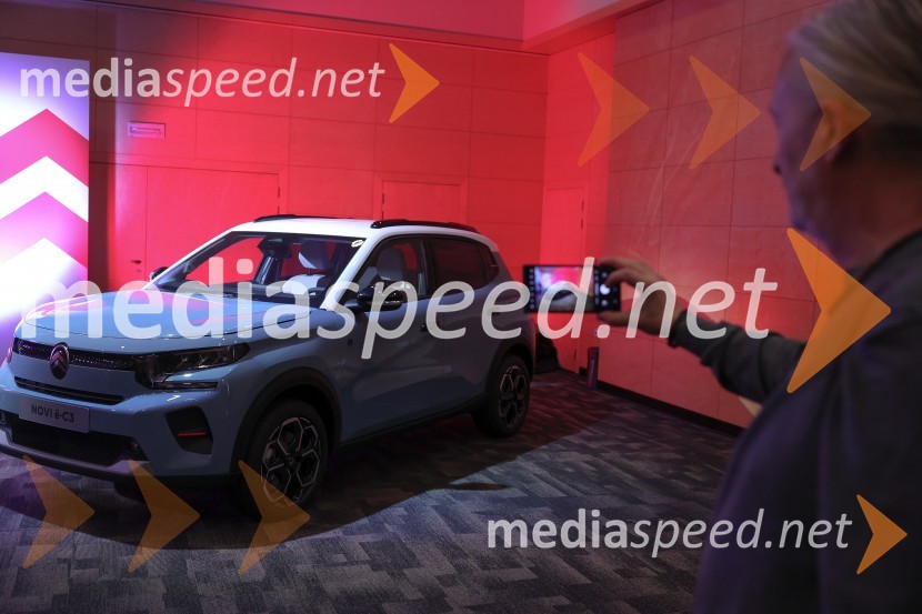 Nov ë-C3, predstavitev