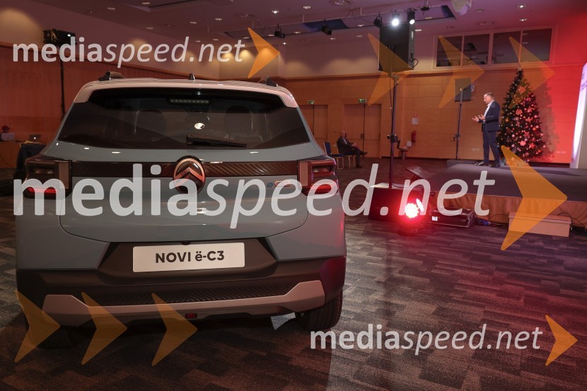 Nov ë-C3, predstavitev