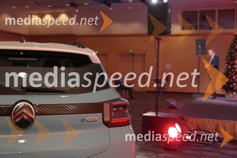 Nov ë-C3, predstavitev