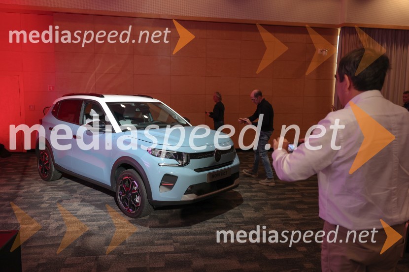 Nov ë-C3, predstavitev