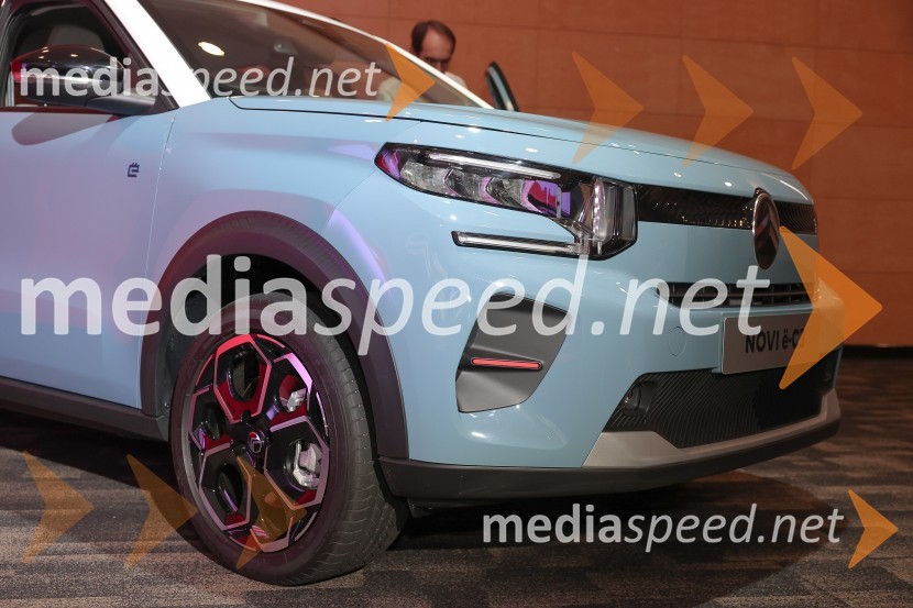 Nov ë-C3, predstavitev