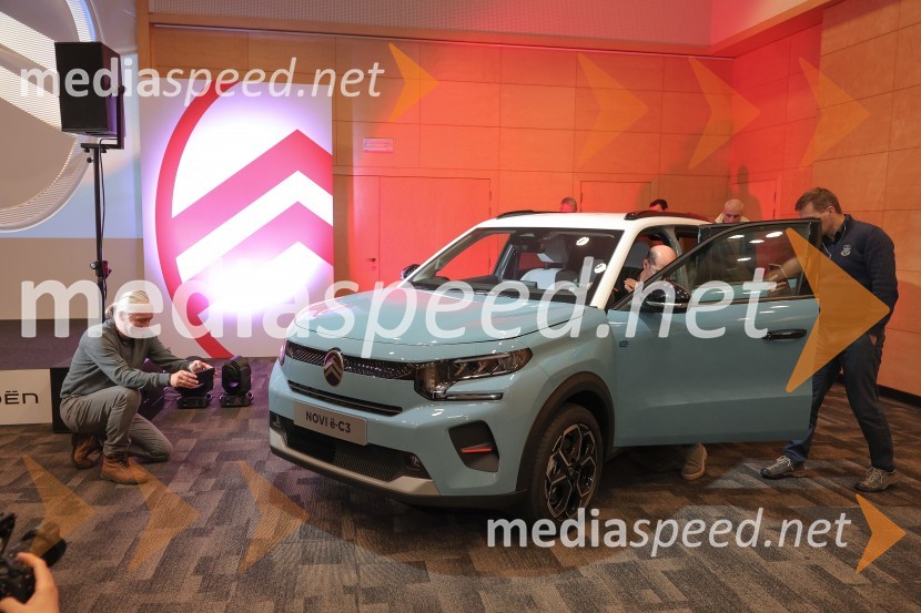 Nov ë-C3, predstavitev