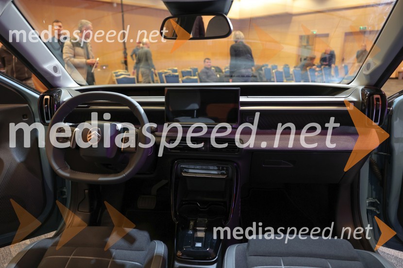 Nov ë-C3, predstavitev