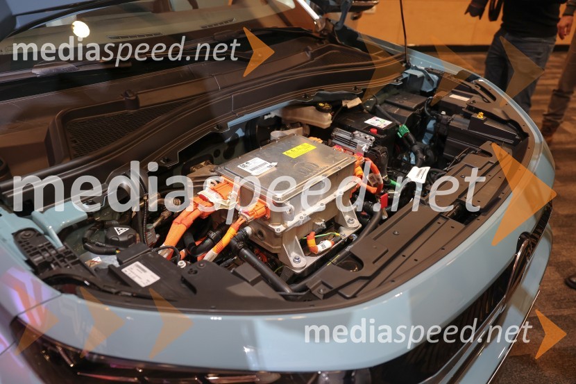 Nov ë-C3, predstavitev