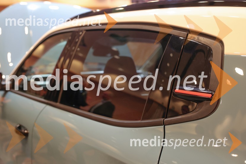 Nov ë-C3, predstavitev