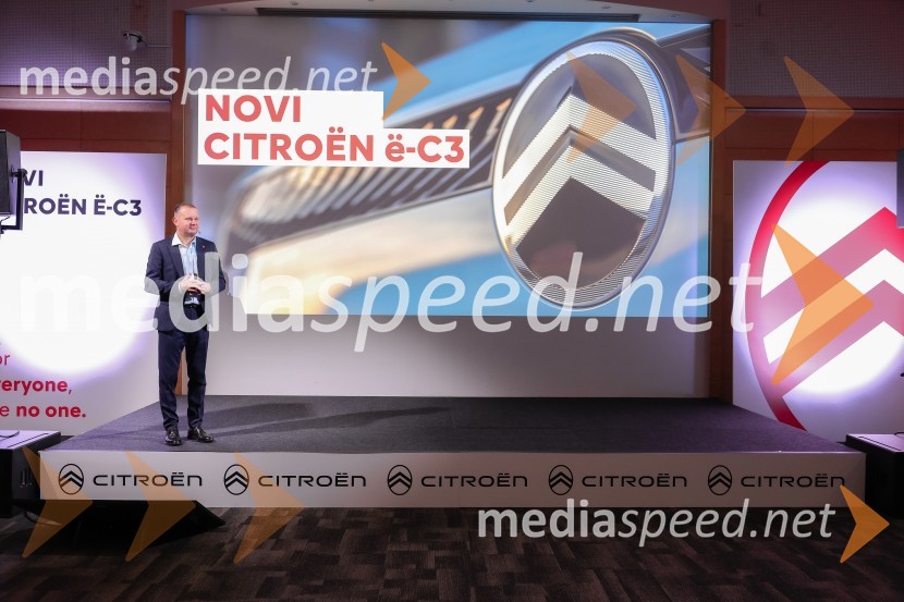 Nov ë-C3, predstavitev