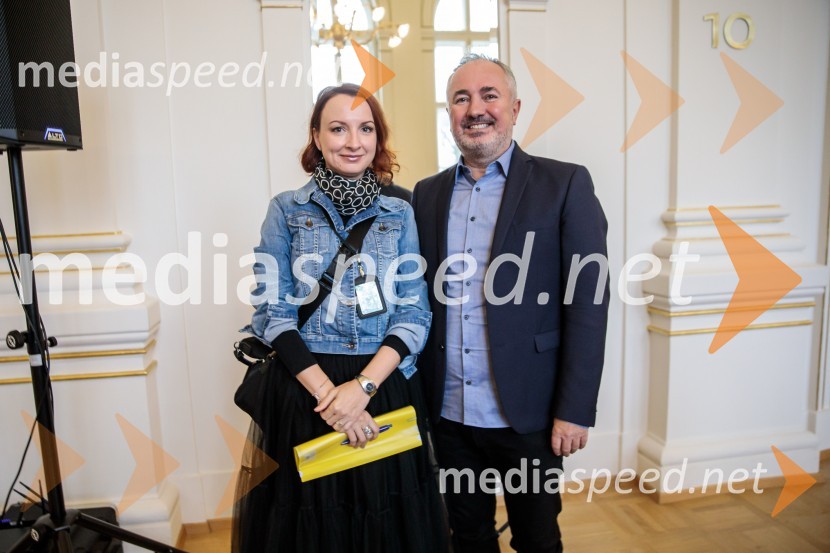  Nina Žitko Pucer, urednica, Cankarjeva založba;  Bojan Kuhar, pomočnik direktorice, Narodna galerijaPredstavitev monografije Mojstri slovenskega impresionizma