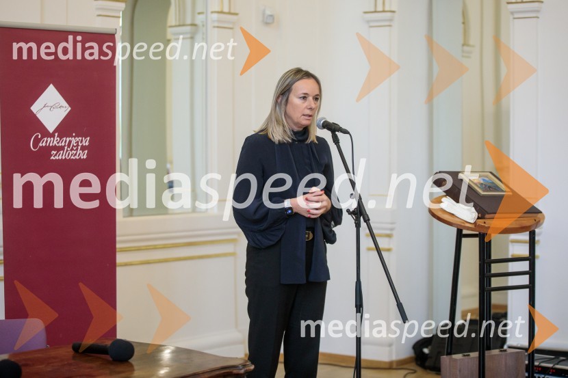  Simona Mele, predsednica uprave Mladinska knjigaPredstavitev monografije Mojstri slovenskega impresionizma