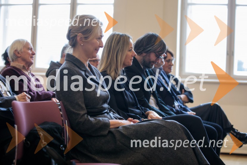 dr. Barbara Jaki, direktorica Narodne galerije Ljubljana, muzejska svetnica;  Simona Mele, predsednica uprave Mladinska knjiga;  ... Predstavitev monografije Mojstri slovenskega impresionizma