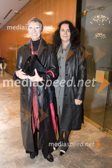 Alenka Pirjevec, predsednica ZDUS in Urška Hlebec, igralkaOsli, premiera v MGL