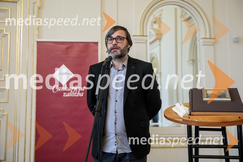  Aljoša Harlamov, urednik Cankarjeve založbePredstavitev monografije Mojstri slovenskega impresionizma