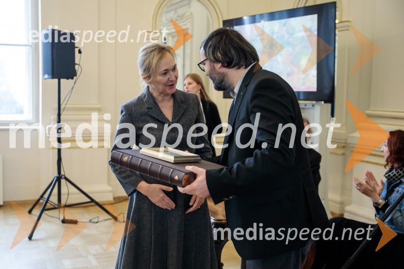 dr. Barbara Jaki, direktorica Narodne galerije Ljubljana, muzejska svetnica;  Aljoša Harlamov, urednik Cankarjeve založbePredstavitev monografije Mojstri slovenskega impresionizma