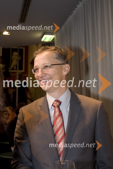 Igor Lukšič, minister za šolstvo in športOsli, premiera v MGL