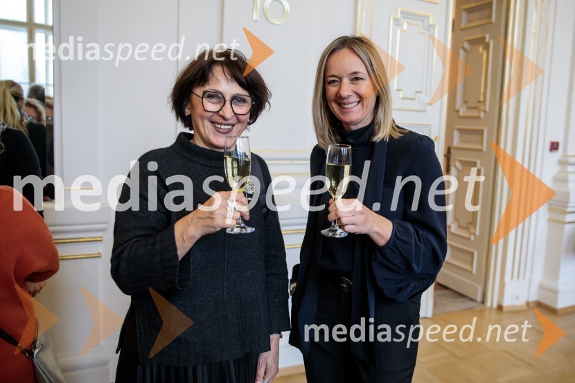  Suzana Duhovnik, ilustratorka;  Simona Mele, predsednica uprave Mladinska knjigaPredstavitev monografije Mojstri slovenskega impresionizma