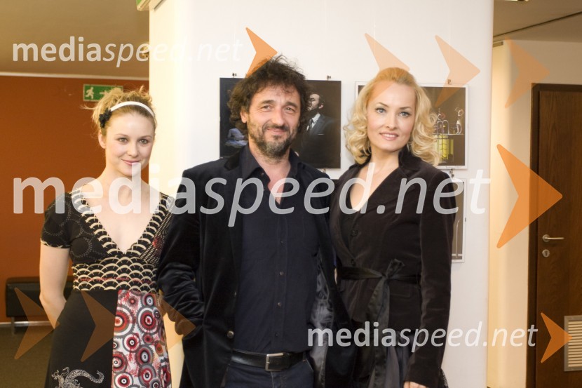 Iva Krajnc, igralka, VIto Taufer, režiser, Tanja Ribič, igralkaOsli, premiera v MGL