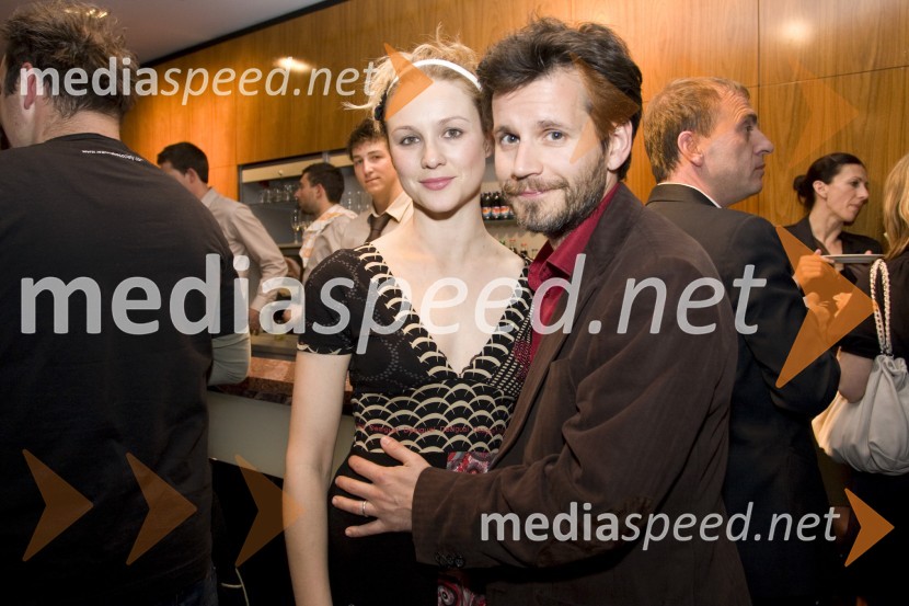 Iva Krajnc, igralka in Aljoša Ternovšek, igralecOsli, premiera v MGL