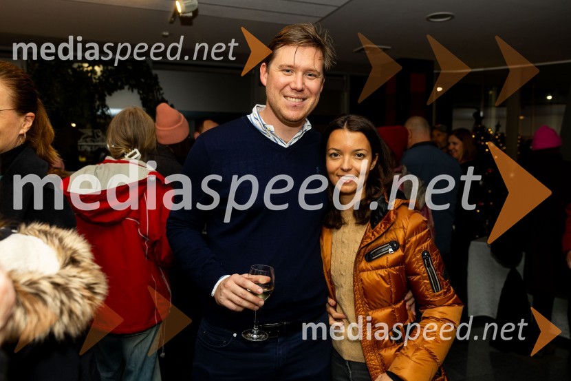  Matija Gantar, namestnik predsednika upravnega odbora družbe KD Group d.d;  Barbara Žvar Baškovič GantarOdprtje razstave: Beli sladoled - Polnoletna, Generali Galerija