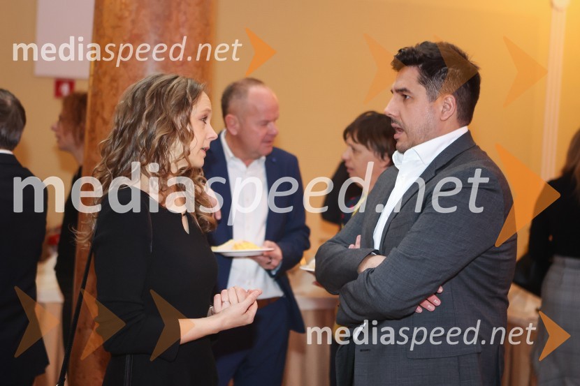 AmCham Poslovna liderka in Poslovni lider leta 2024 sta Anita Ogulin in dr. Jure Leskovec